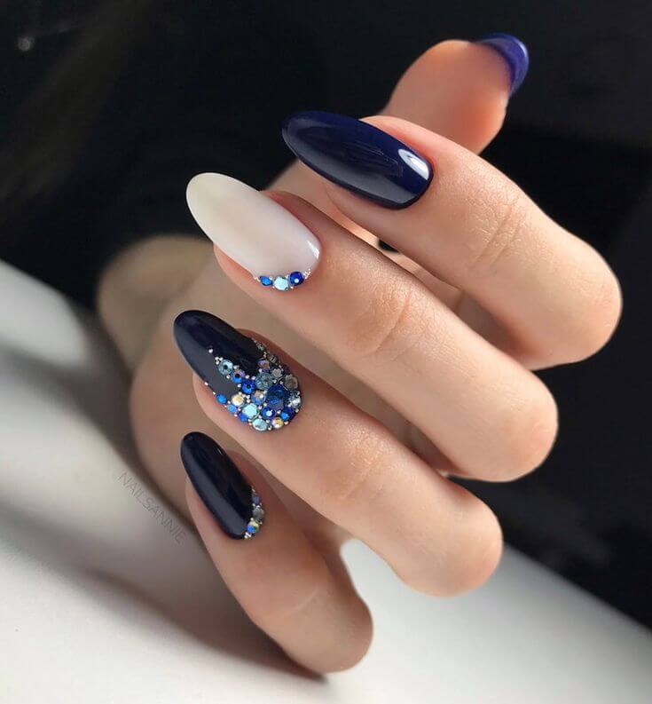 Up your manicure game with these 30 stunning galactic nail art ideas – The Daily Worlds