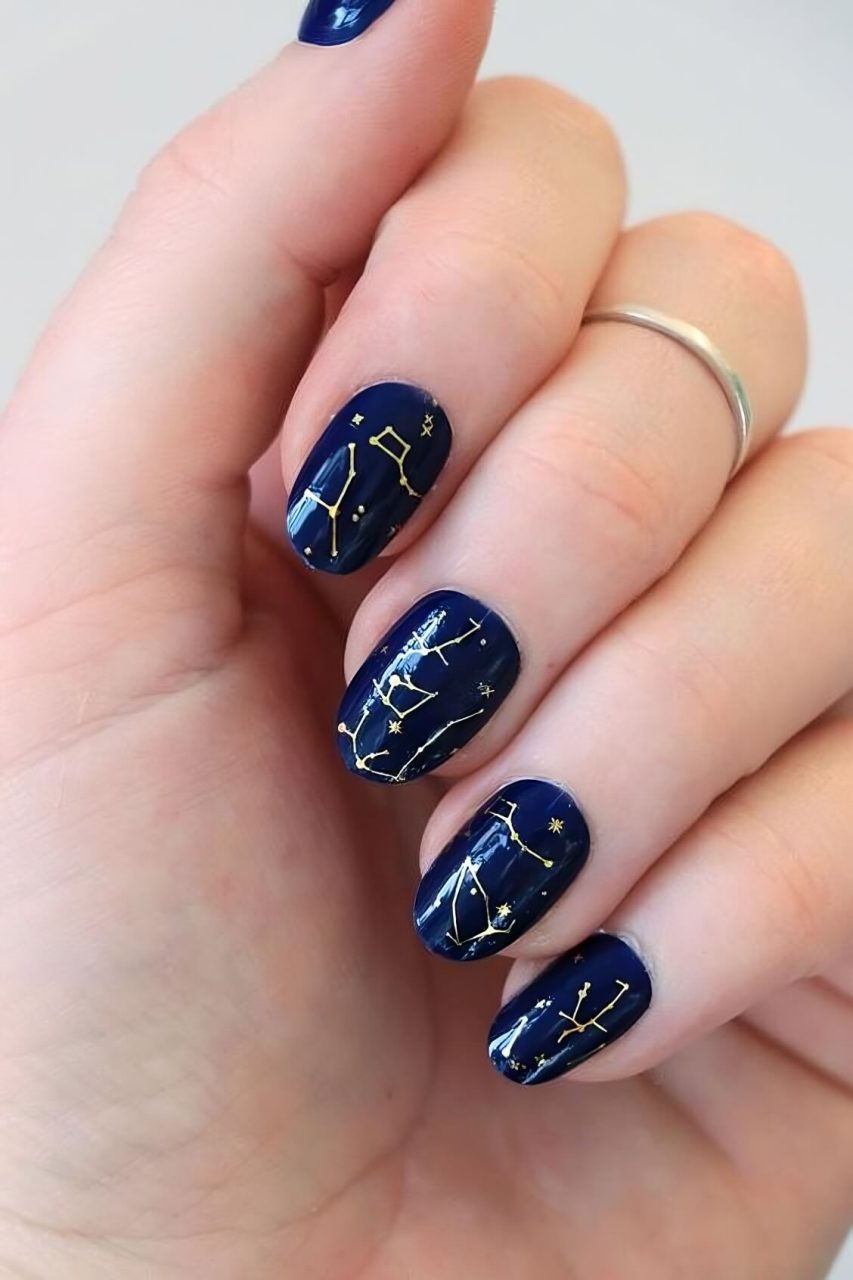 Up your manicure game with these 30 stunning galactic nail art ideas – The Daily Worlds