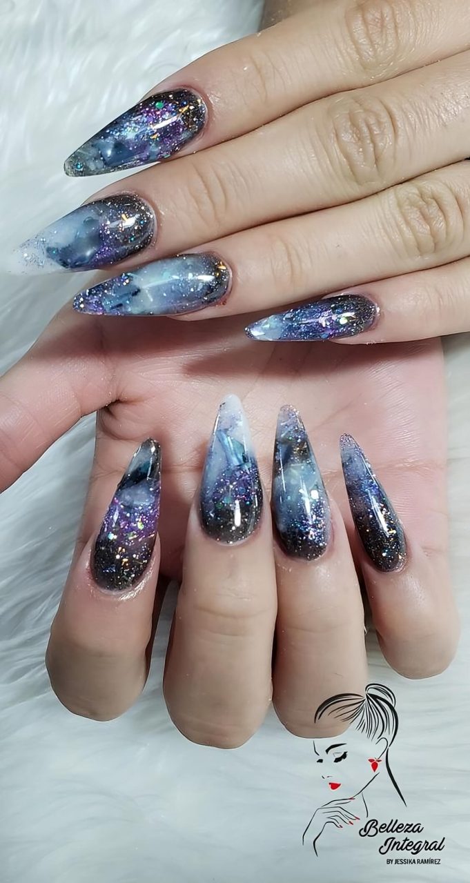 Up your manicure game with these 30 stunning galactic nail art ideas – The Daily Worlds