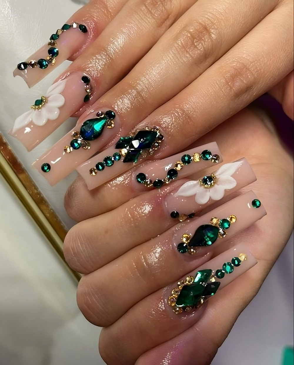 35 Breathtaking Nail Design Ideas For The Perfect Manicure - 215