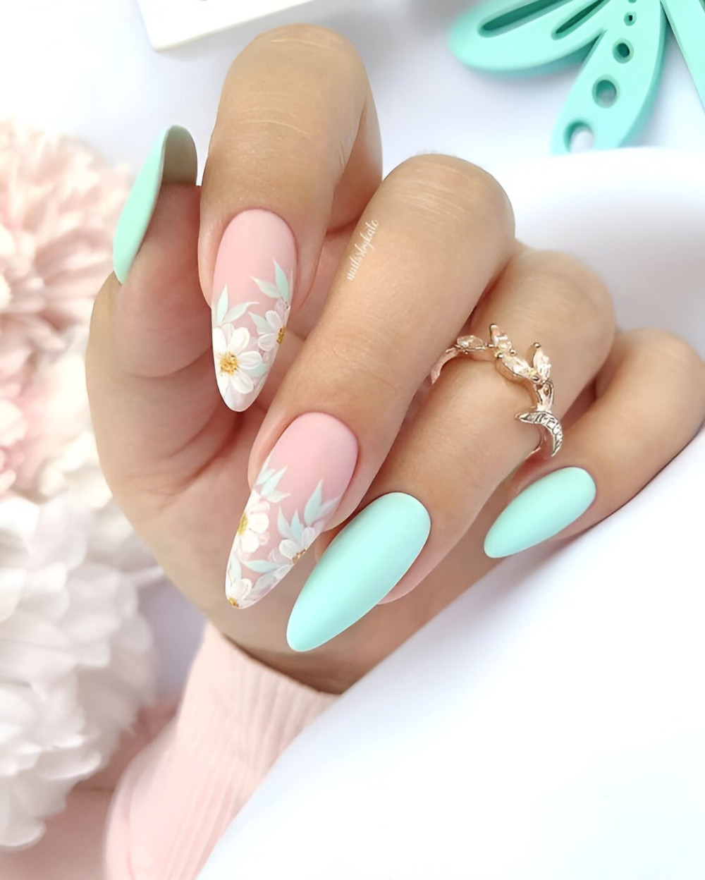 35 Breathtaking Nail Design Ideas For The Perfect Manicure - 245